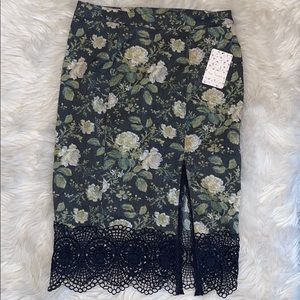 🔴SOLD🔴NWT Free People Floral & Lace Skirt